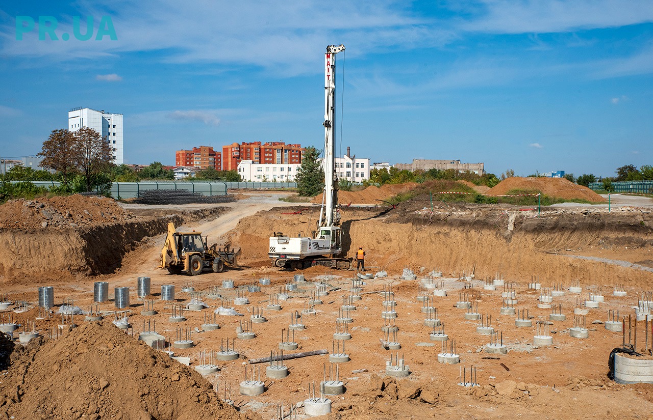 Закладаються основи