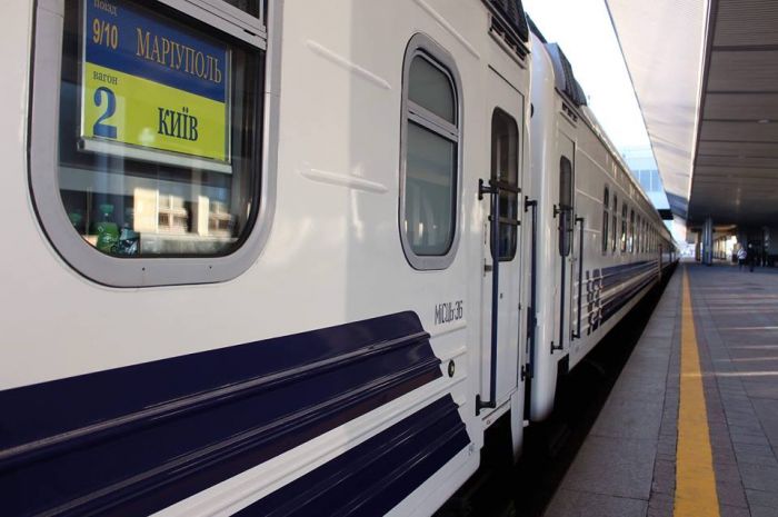 Поїзд Маріуполь-Київ скоротить час у дорозі