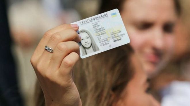 Маріупольці отримали підроблені паспорти Євросоюзу