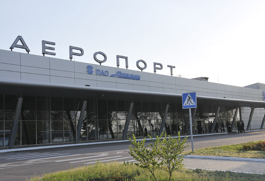 Перший крок до відновлення аеропорту зробили одночасно Президент України, мер Маріуполя і депутати міськради