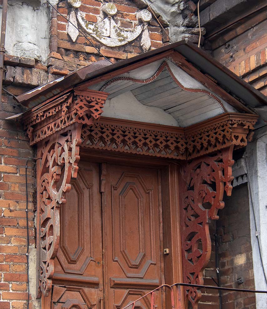 Естетика старовинних дверей Маріуполя