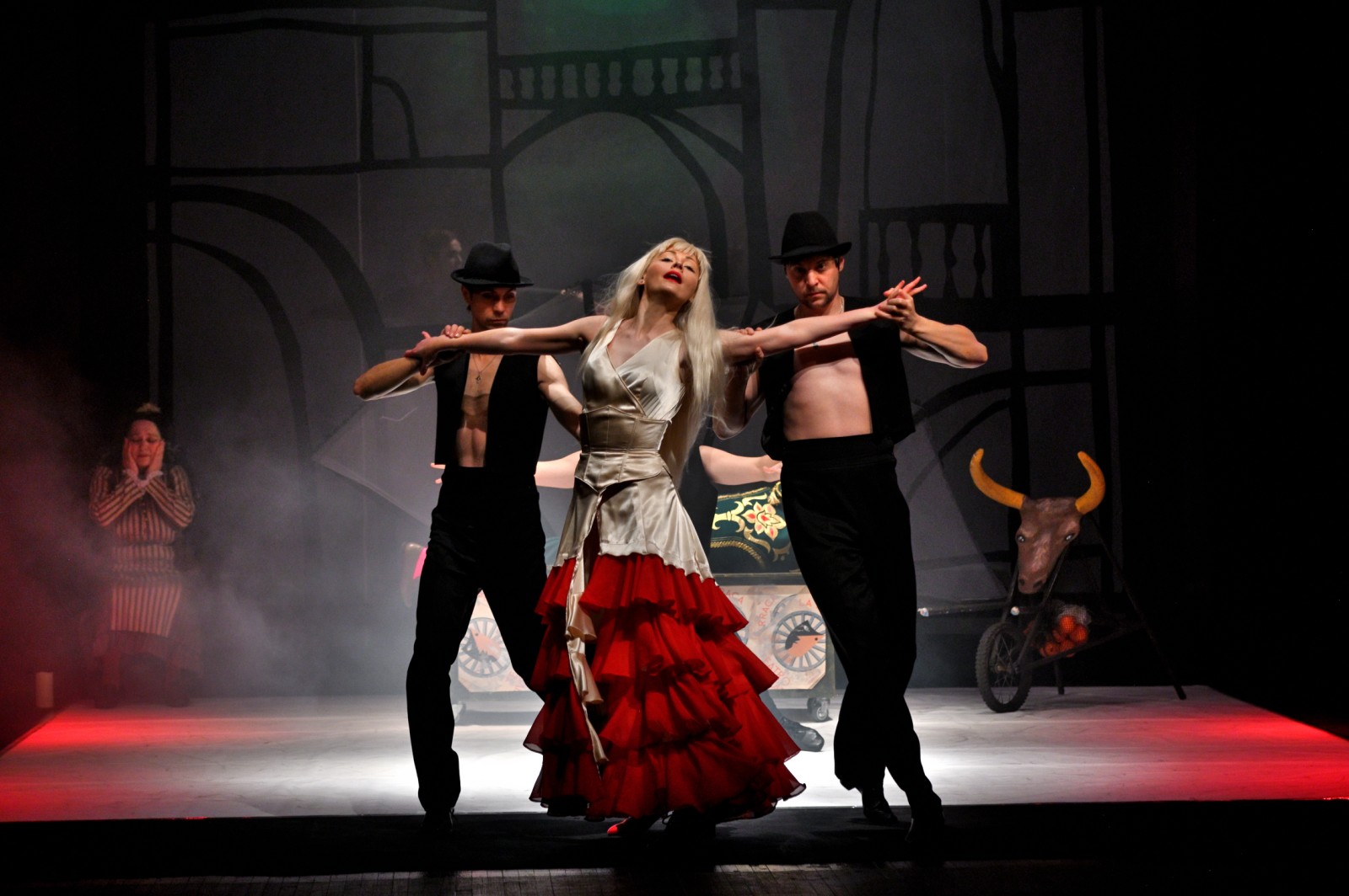 Пристрасті під ритми фламенко: сьогодні в драматичному театрі покажуть прем'єру за п'єсою Федеріко Гарсіа Лорки