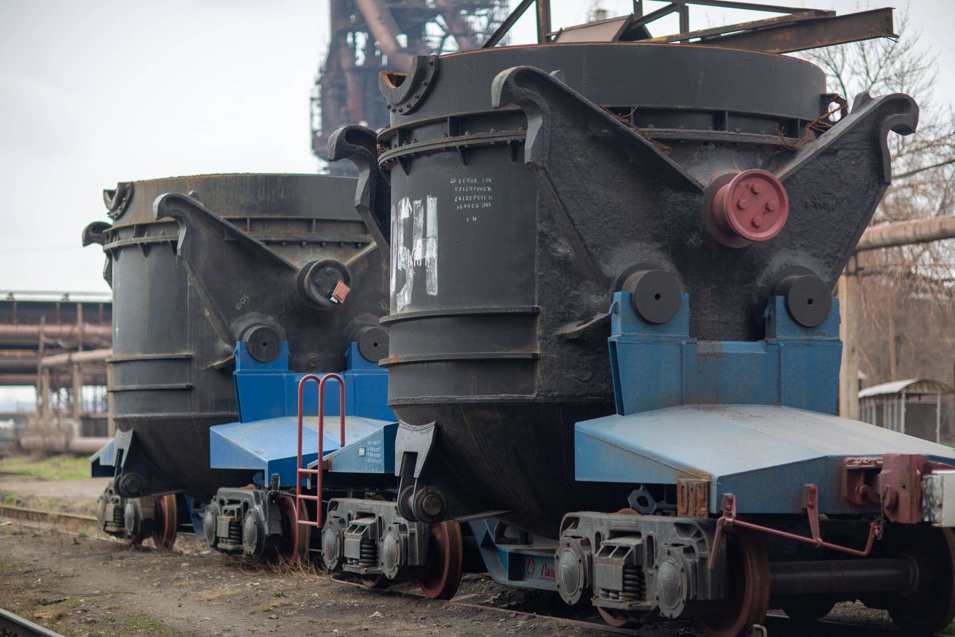 Парк спецтехніки «Азовсталь» поповнив велетень-чавуновоз вантажопідйомністю 140 тонн