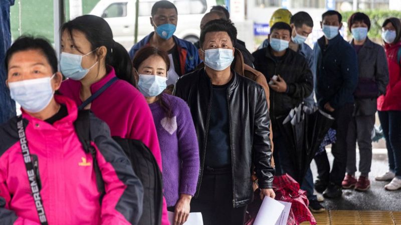 У Китаї за вакцинацію від COVID-19 населенню пропонують їжу та гроші