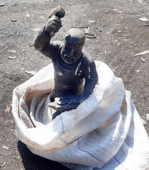 Міні-скульптуру коваля, викраденого в Маріуполі, розшукала поліція