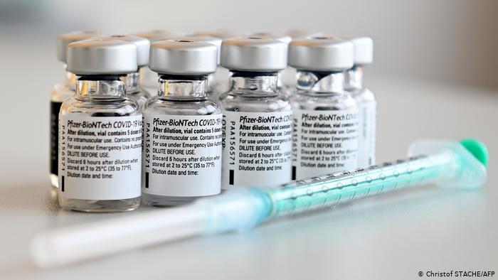 В Україну їде додатковий мільйон вакцин Pfizer