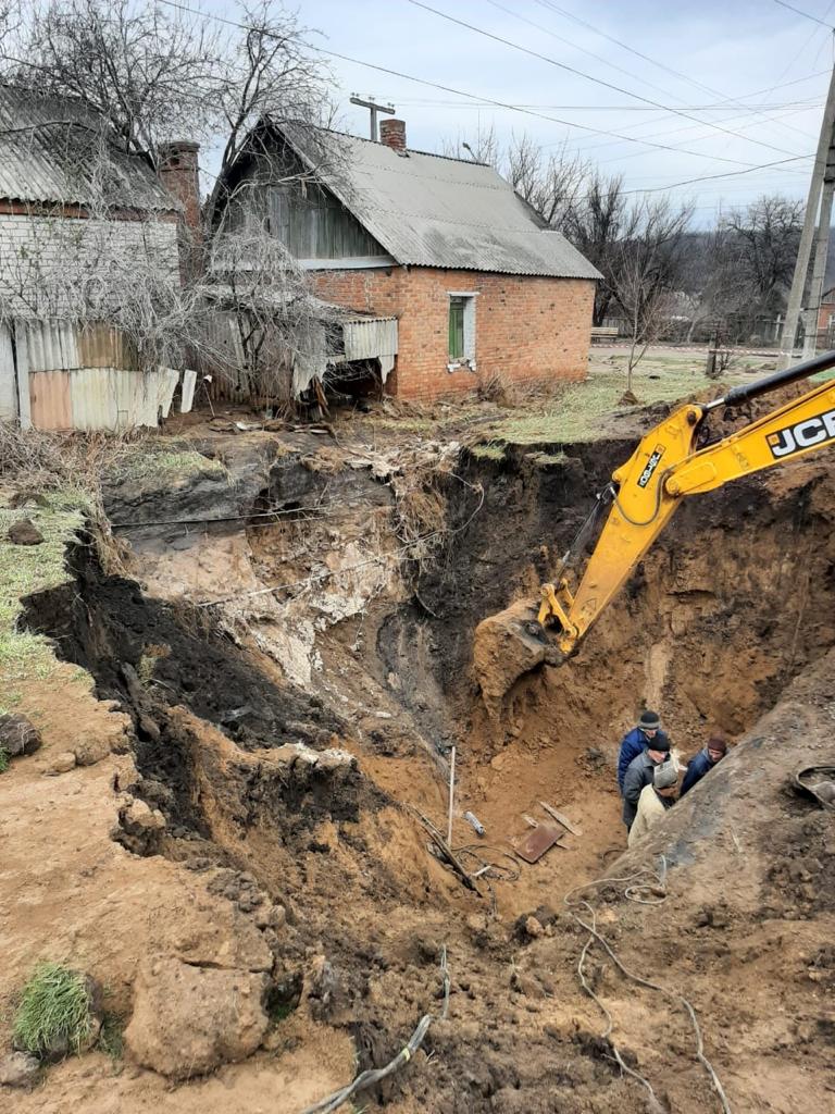 На Донеччині через порив водогону підтопило півсотні будинків