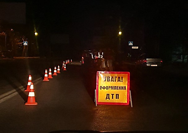 Вночі в Маріуполі авто не «поділили» дорогу
