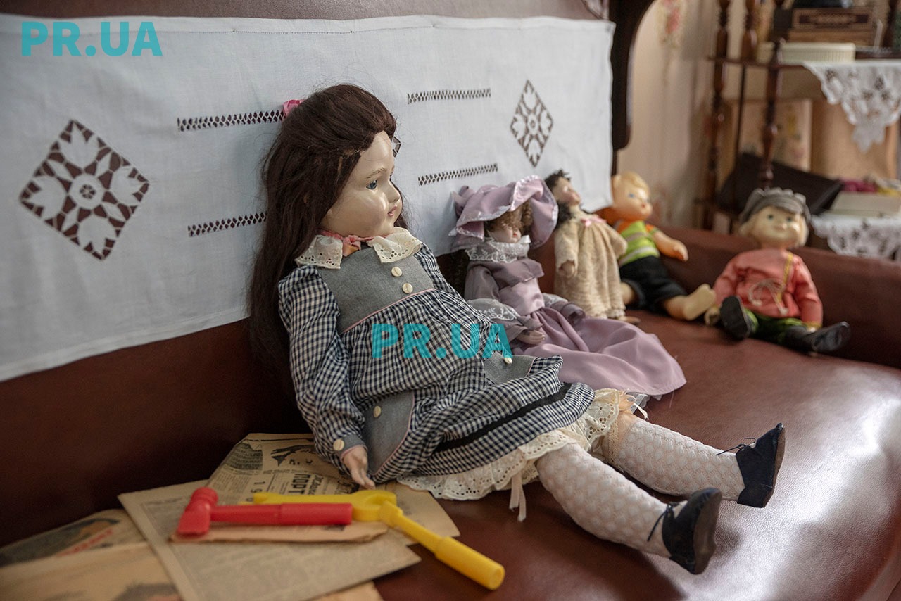 Лялькова колекція маріупольського музею: від пупсів і порцелянових красунь до традиційних мотанок