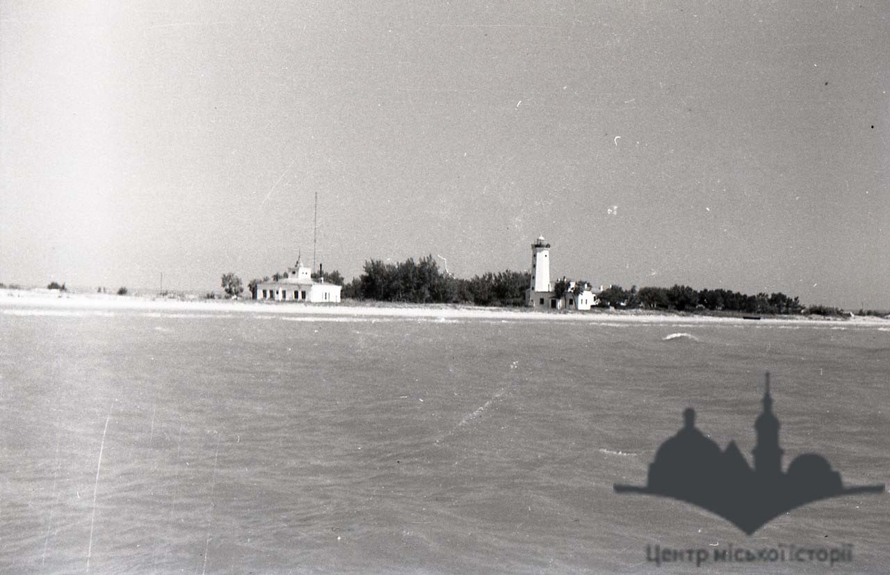 «Панорама Білосарайської коси» (в кадрі маяк)