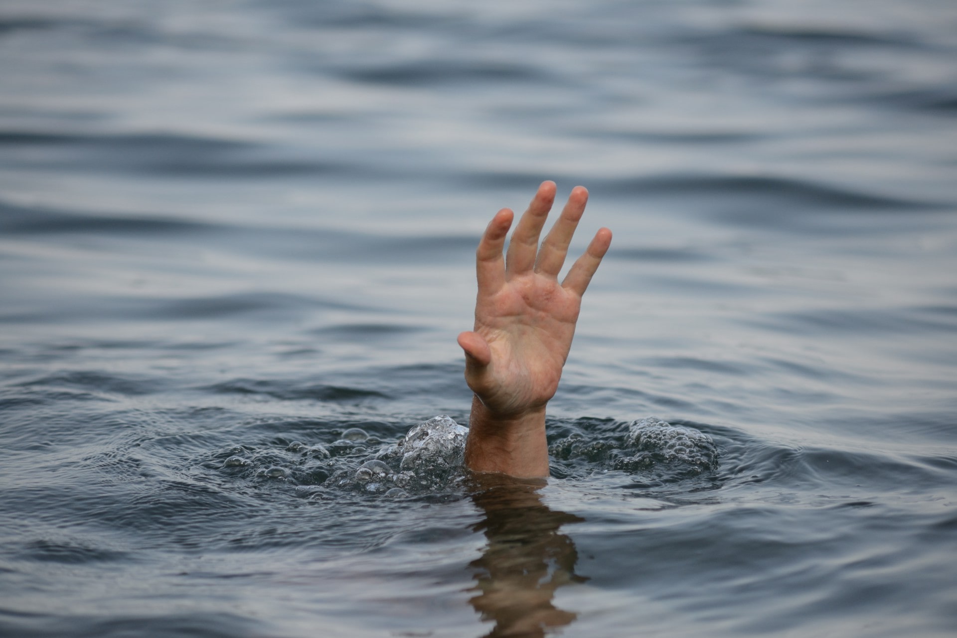 У Маріуполі в Кальміусі знайшли тіло потонулого чоловіка