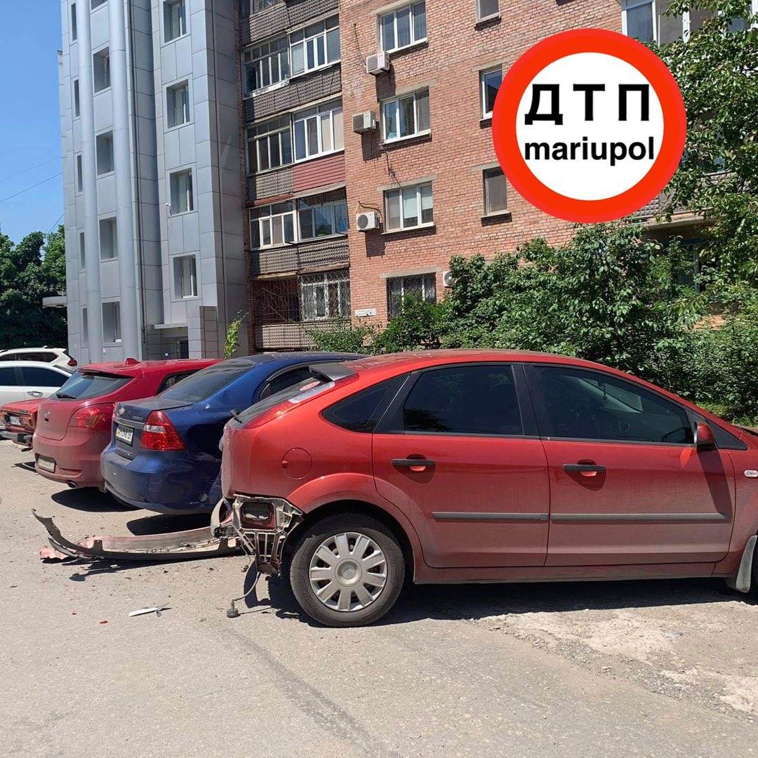 Стали відомі подробиці ДТП, в якій постраждали пара маріупольських пенсіонерів