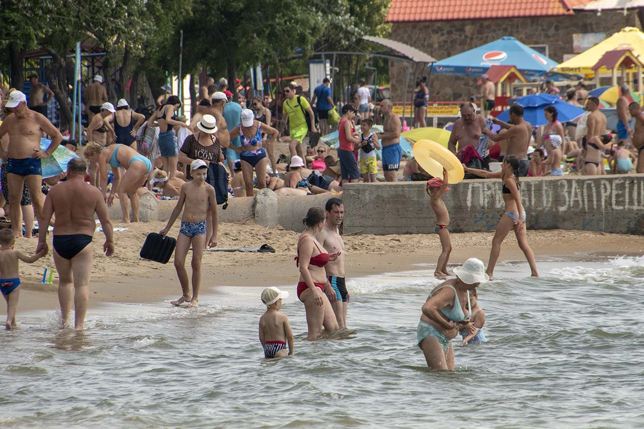 Спека в Маріуполі - є жертви в місті й на морі