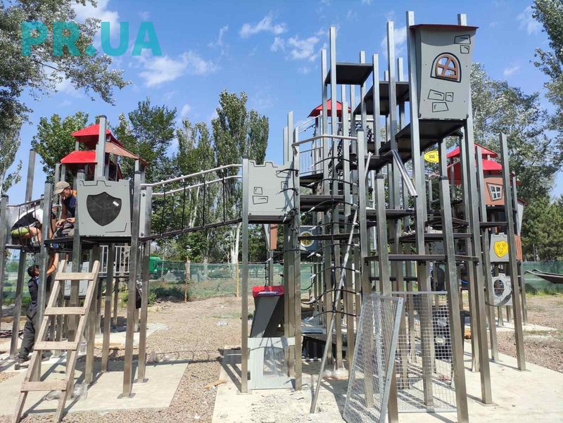 Маріуполь придбав для дітей унікальний ігровий майданчик за 9 млн грн (ФОТО+ВІДЕО)