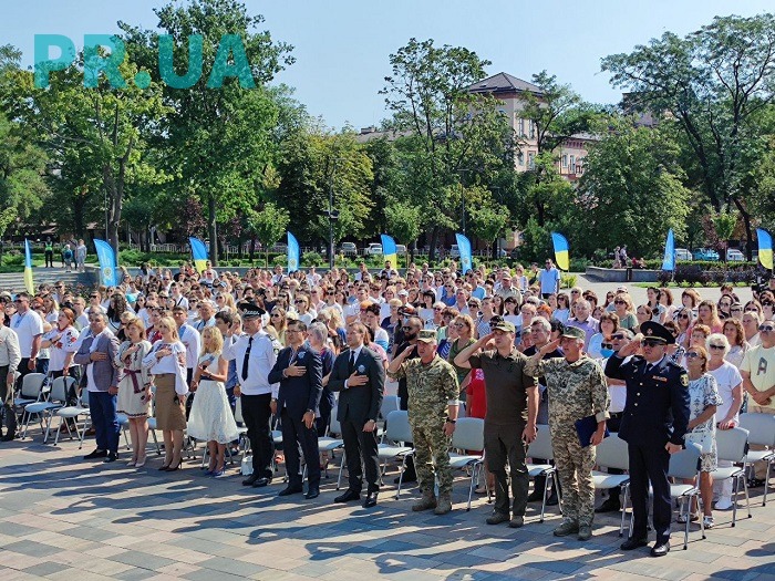 У Маріуполі та Києві стартували святкування Дня незалежності