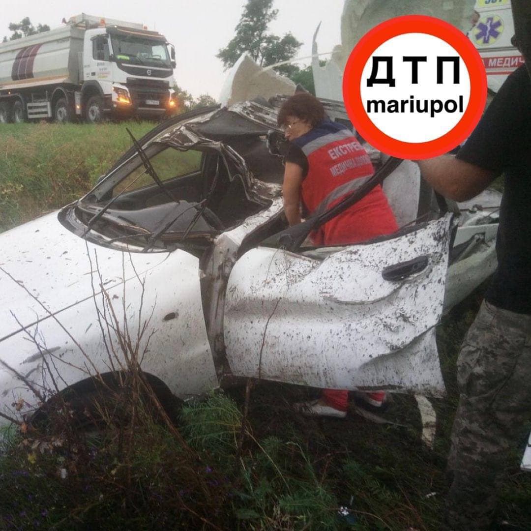 Під Маріуполем на трасі сталася смертельна аварія (ФОТО)