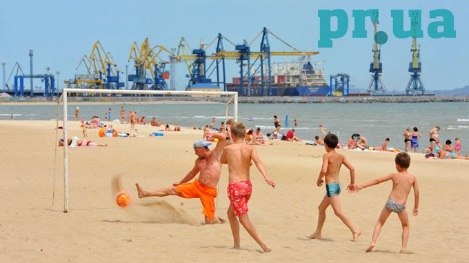 Морська набережна Маріуполя реконструюється step by step