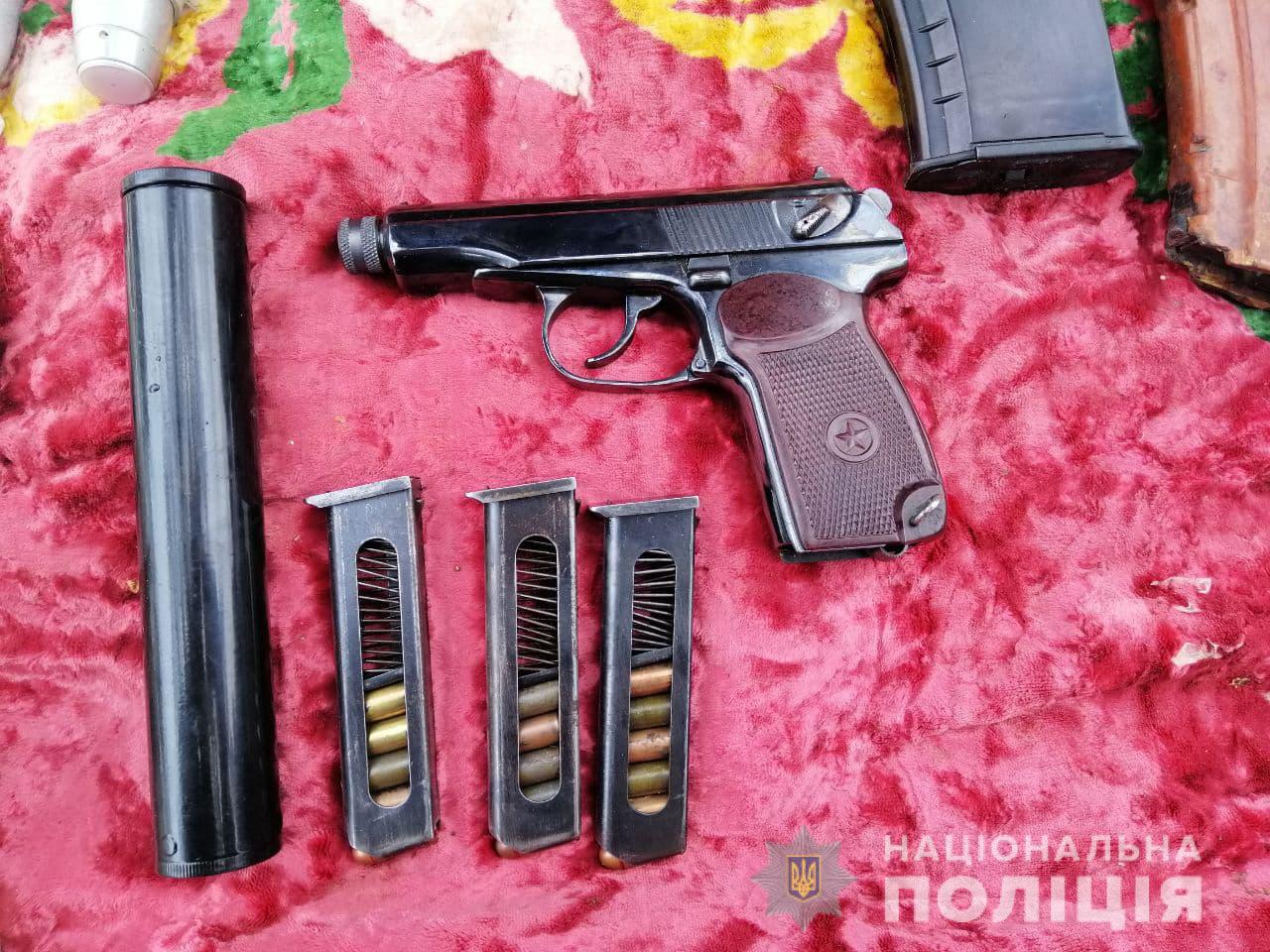 На Донеччині викрито трьох чоловіків, які займалися збутом боєприпасів часів Другої світової (ФОТО+ВІДЕО)