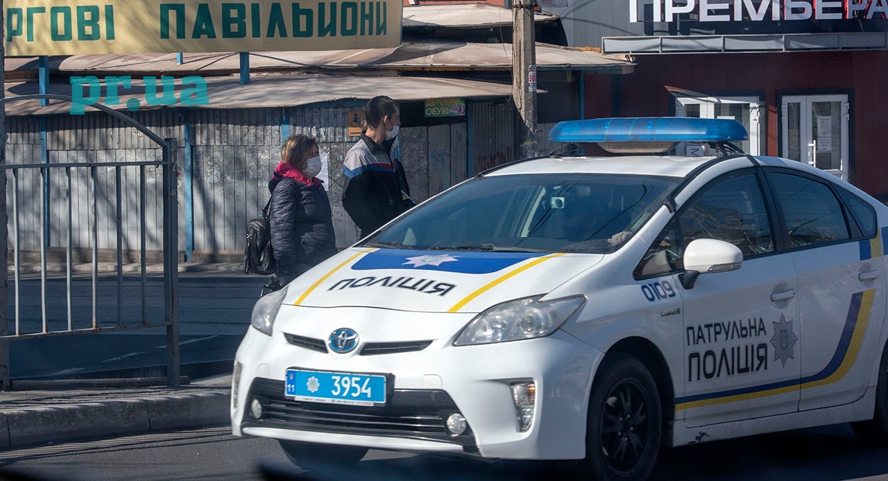 Патрульні Маріуполя прийшли на допомогу дворічній дівчинці (ВІДЕО)