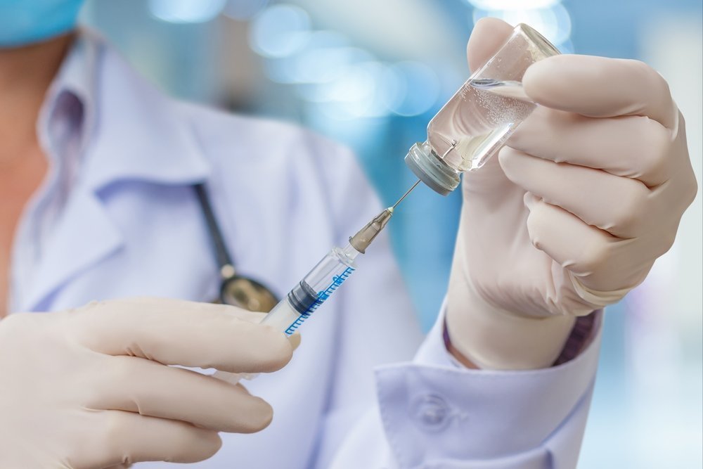 COVID-вакцинація: де та якими вакцинами можна прищепитися в Маріуполі?