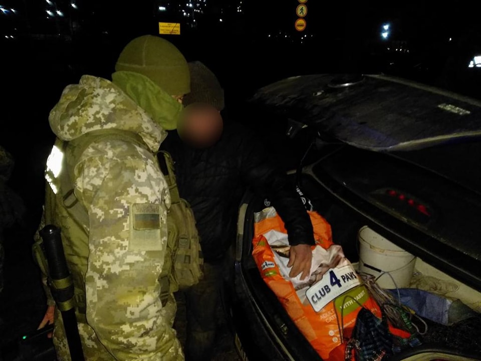 У Маріуполі горе-рибалка ”обікрав” річку на понад 500 тис. грн