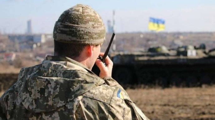 Селище під Маріуполем обстріляли з безпілотника