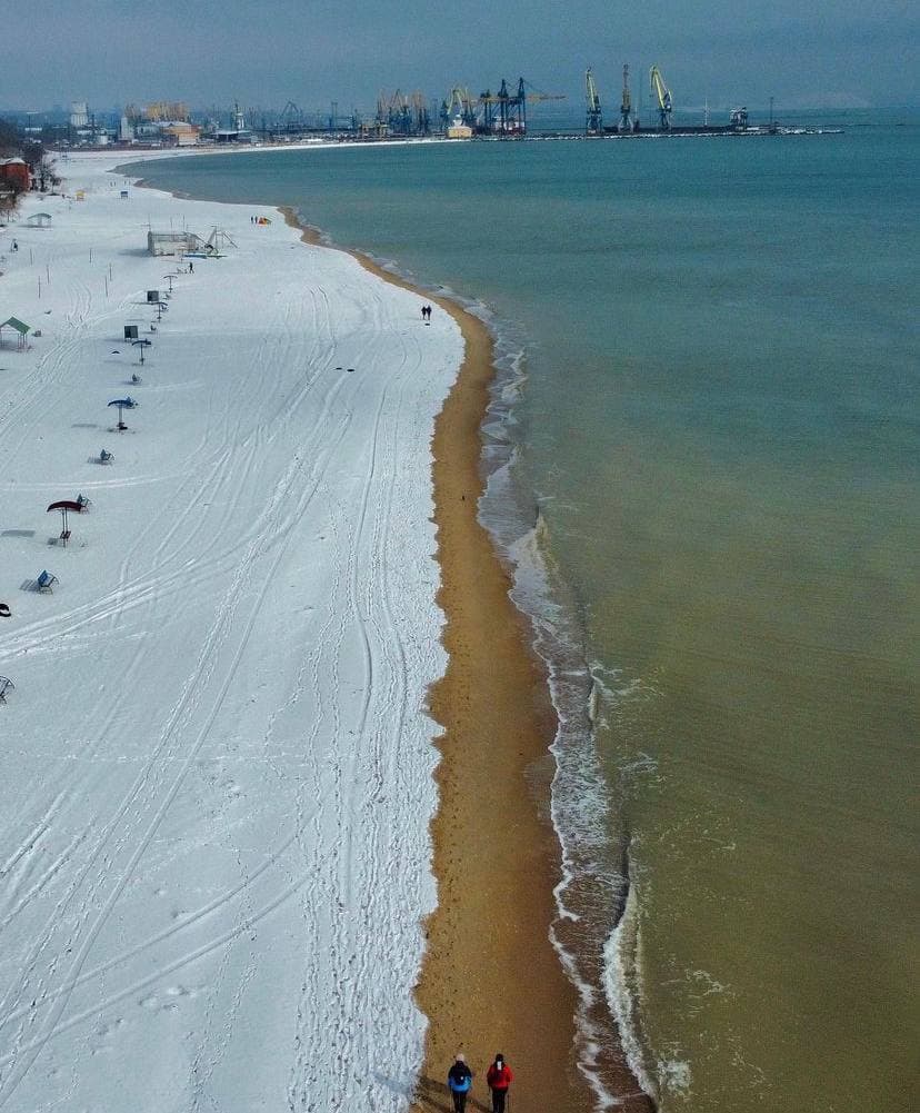 Пляж Піщаний у Маріуполі сфотографували з квадрокоптера (ФОТО)