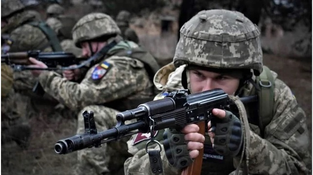 Українські воїни продовжують боротьбу з російськими окупантами